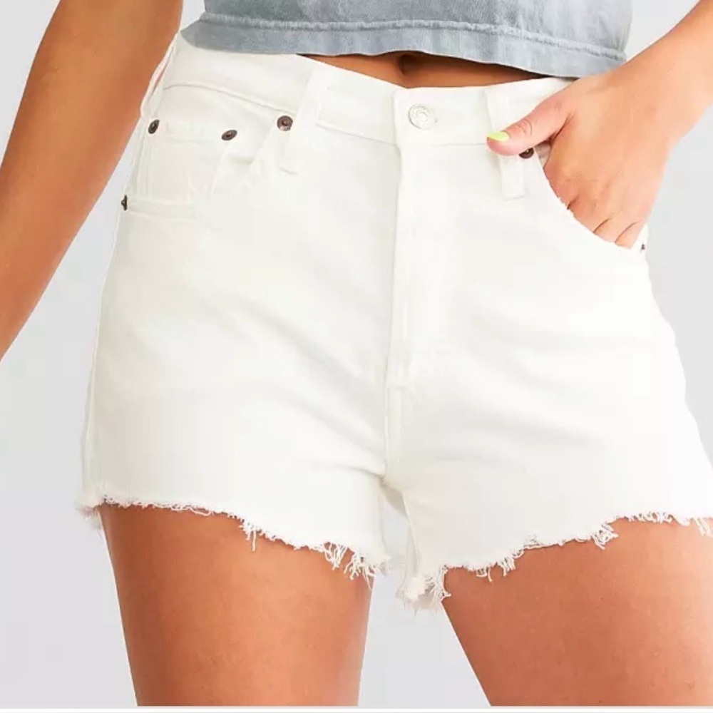 levi and Straus size 26 button fly Women's White Denim Shorts